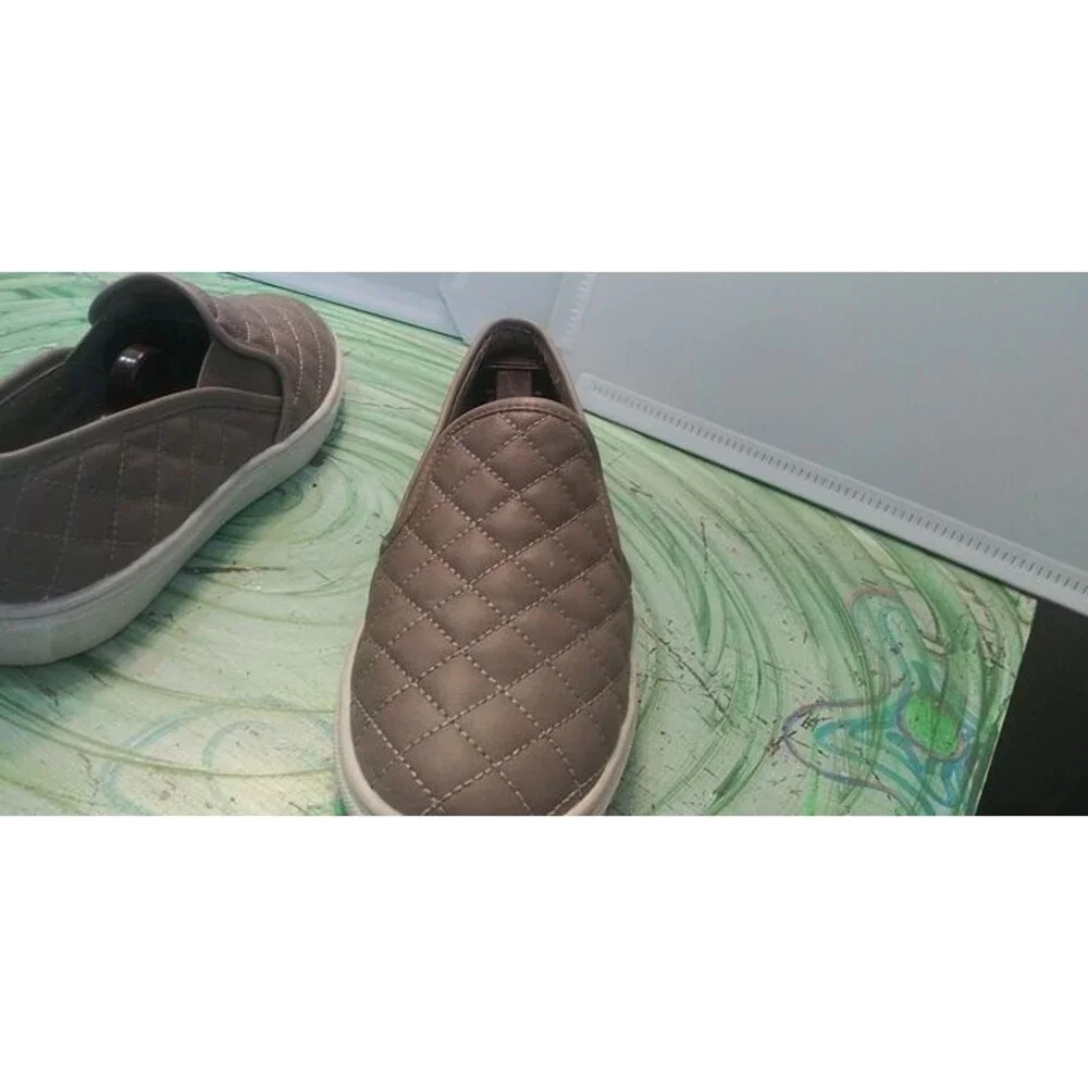 Steve Madden Ecentrcq Slip-Ons – Grey, Quilted, and Judging You Silently